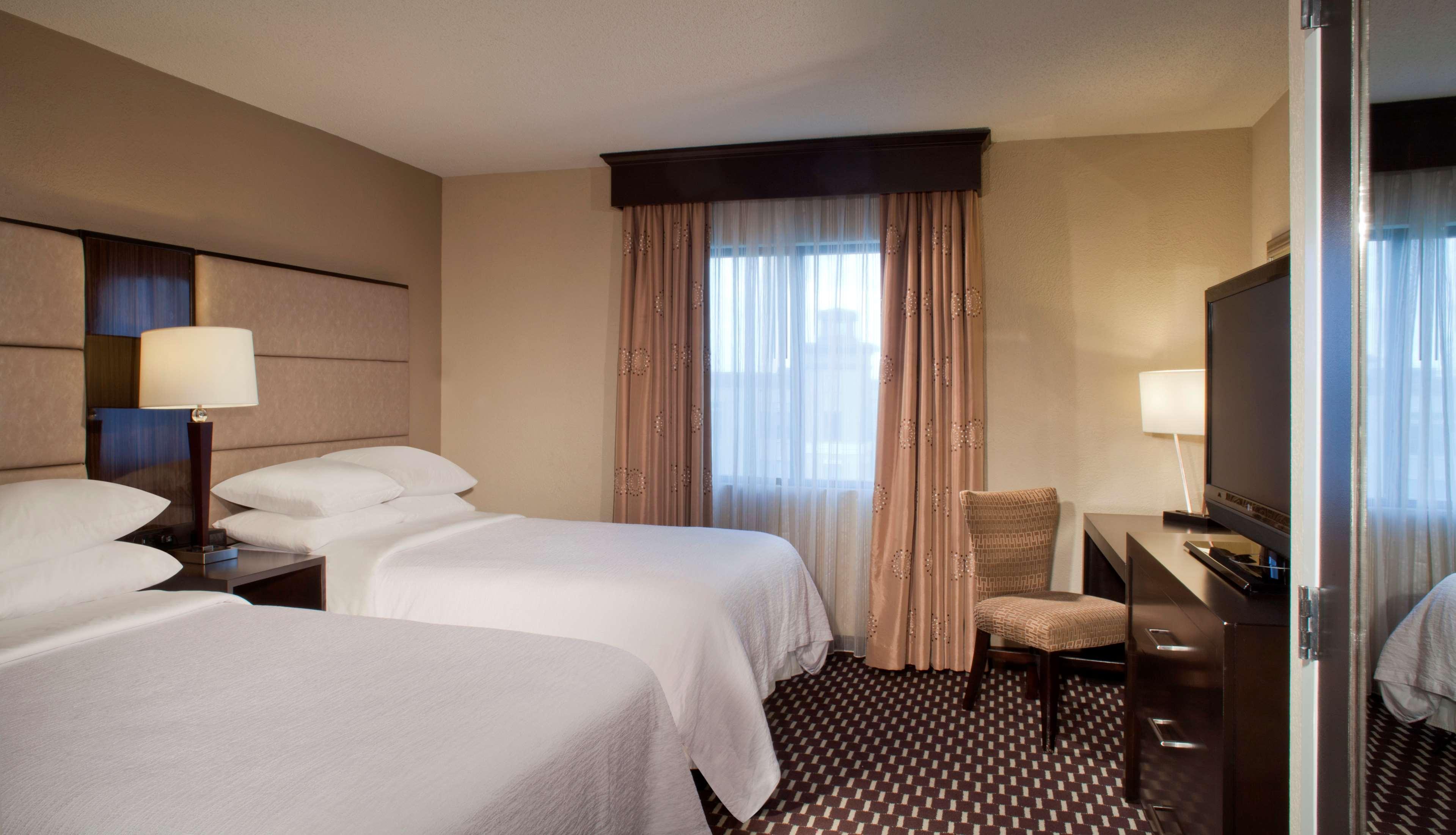Embassy Suites By Hilton Houston Near The Galleria Exteriér fotografie
