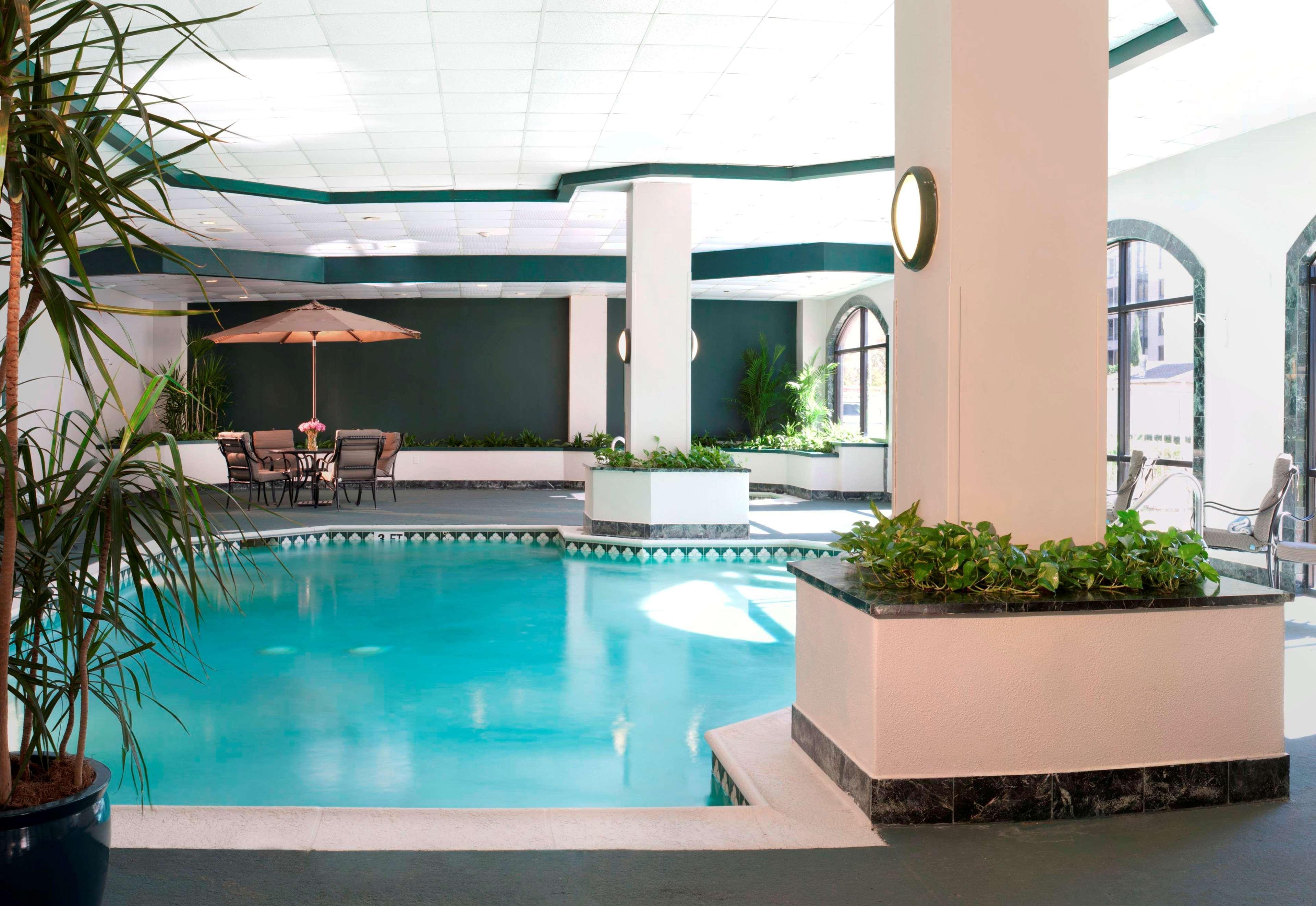 Embassy Suites By Hilton Houston Near The Galleria Exteriér fotografie