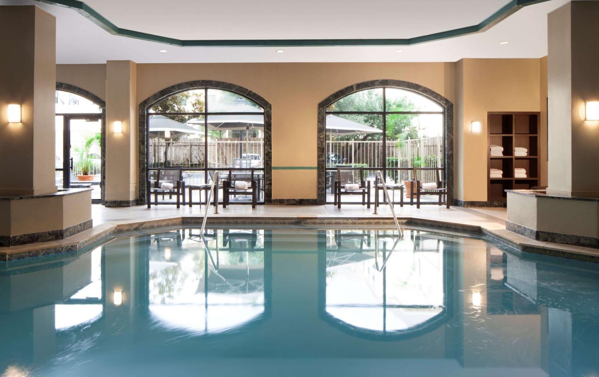 Embassy Suites By Hilton Houston Near The Galleria Exteriér fotografie