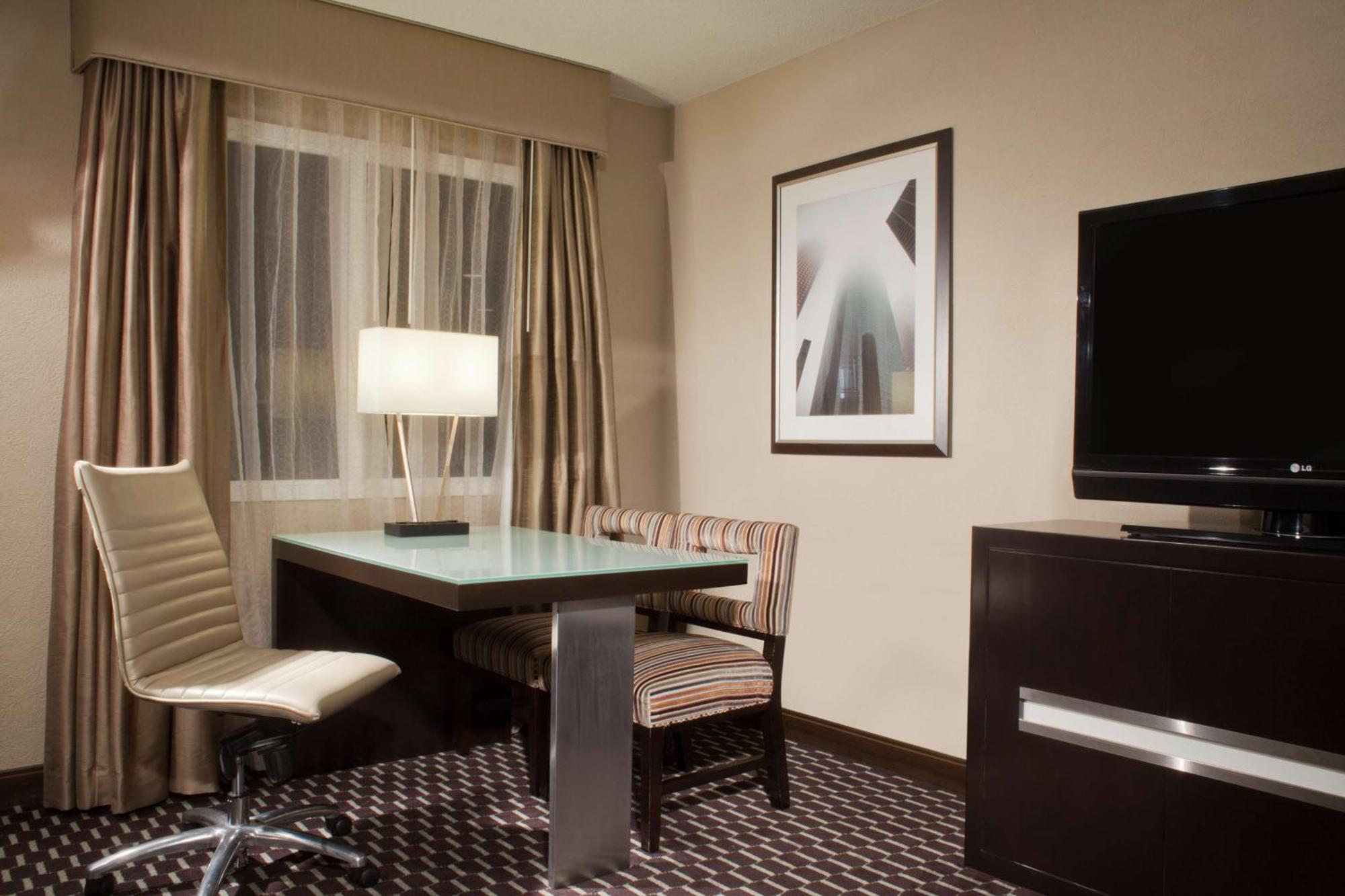 Embassy Suites By Hilton Houston Near The Galleria Exteriér fotografie
