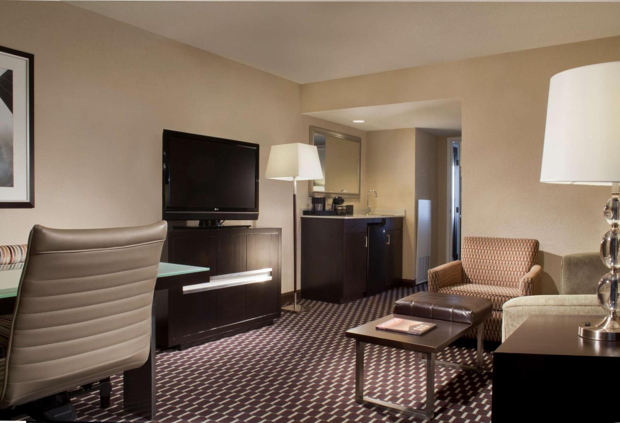 Embassy Suites By Hilton Houston Near The Galleria Exteriér fotografie