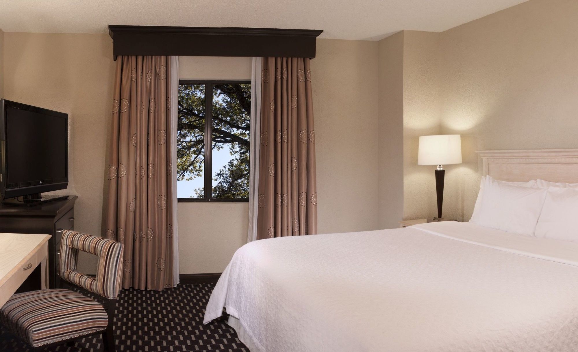 Embassy Suites By Hilton Houston Near The Galleria Pokoj fotografie