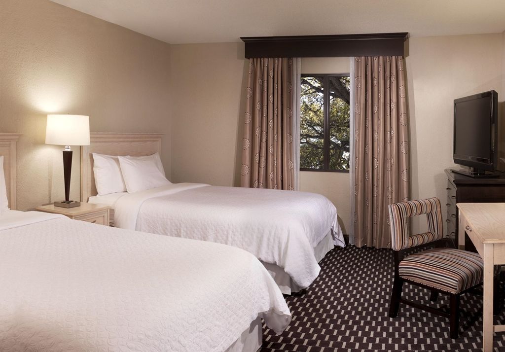 Embassy Suites By Hilton Houston Near The Galleria Pokoj fotografie